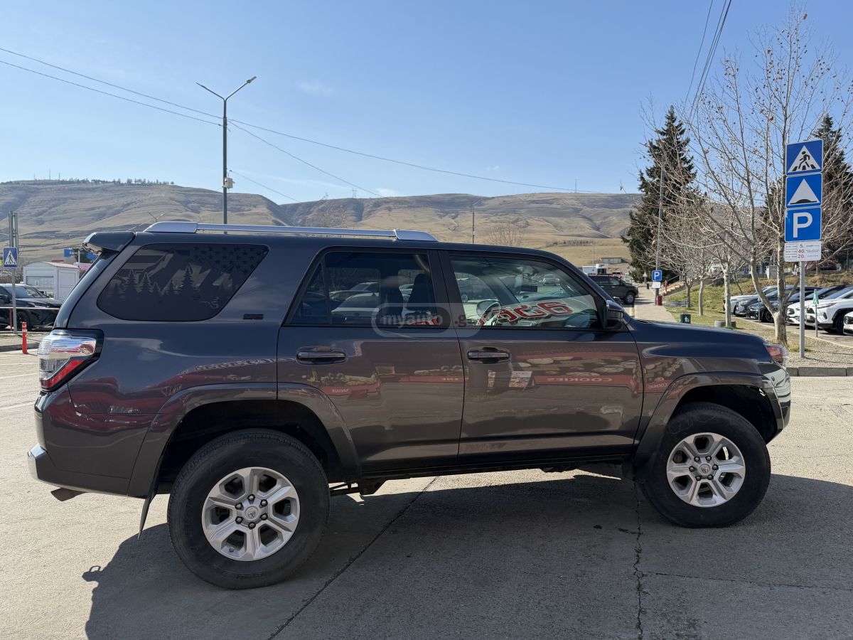 Toyota 4 Runner - фото 7