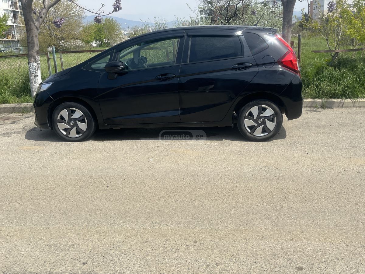 Honda FIT - фото 1
