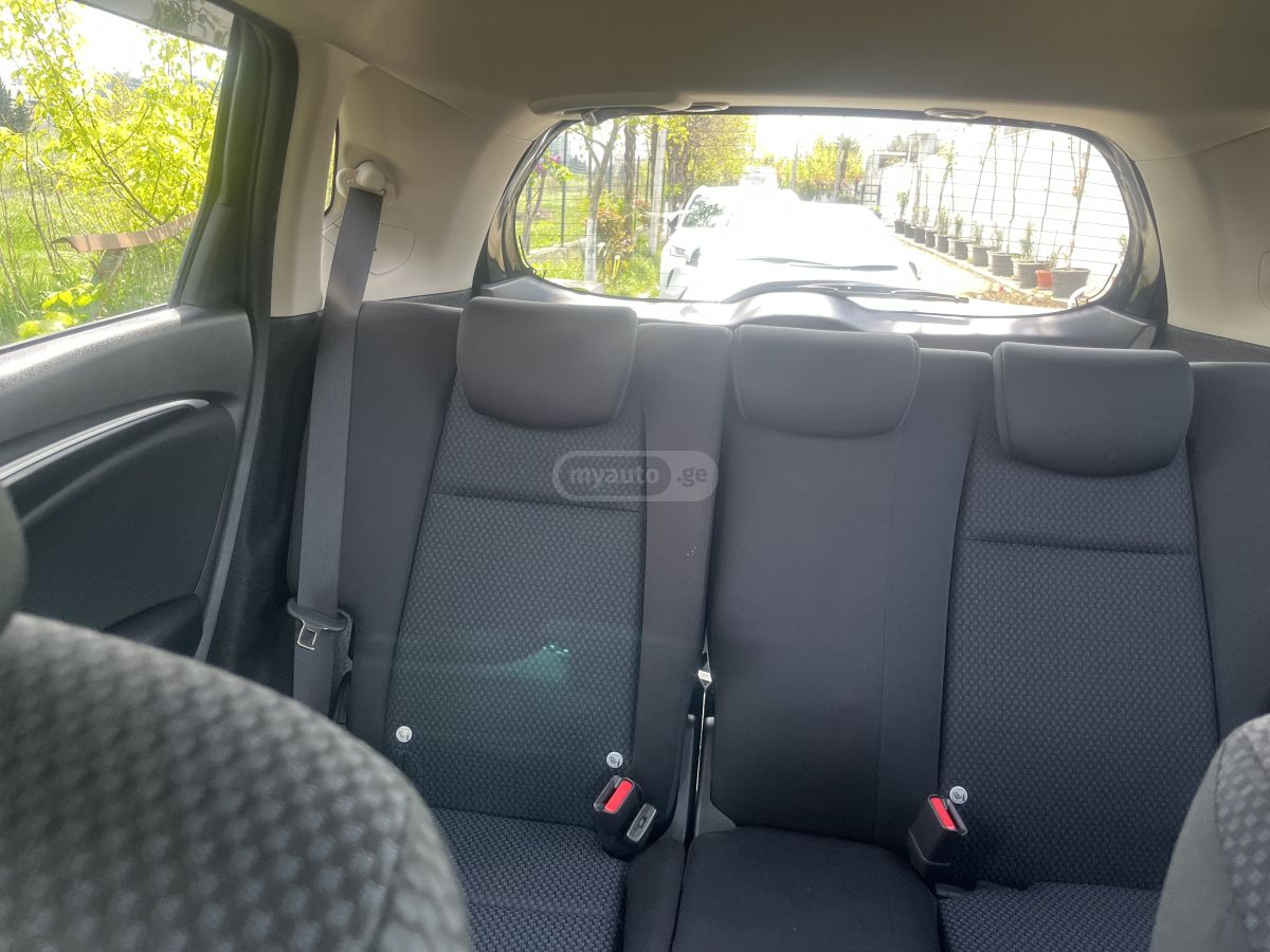 Honda FIT - фото 2