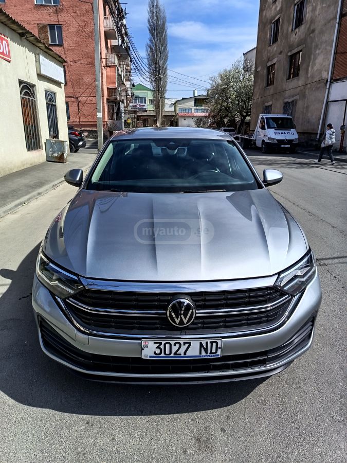 Volkswagen Jetta - фото 1