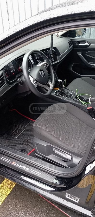 Volkswagen Jetta - фото 2