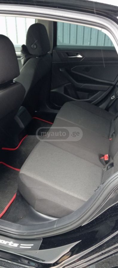 Volkswagen Jetta - фото 3