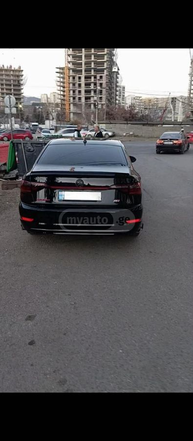 Volkswagen Jetta - фото 4