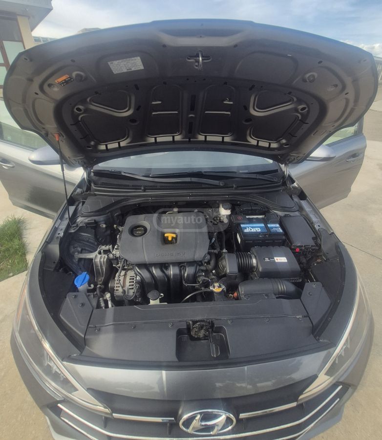 Hyundai Elantra - фото 12