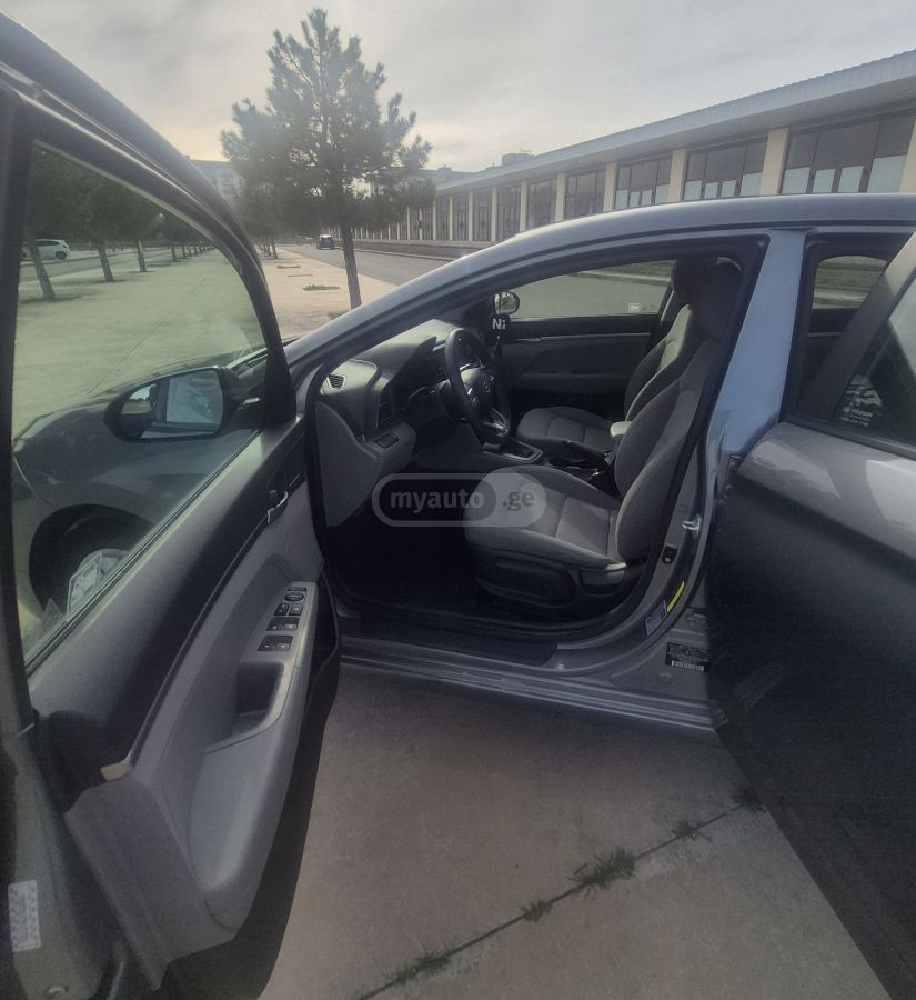 Hyundai Elantra - фото 5