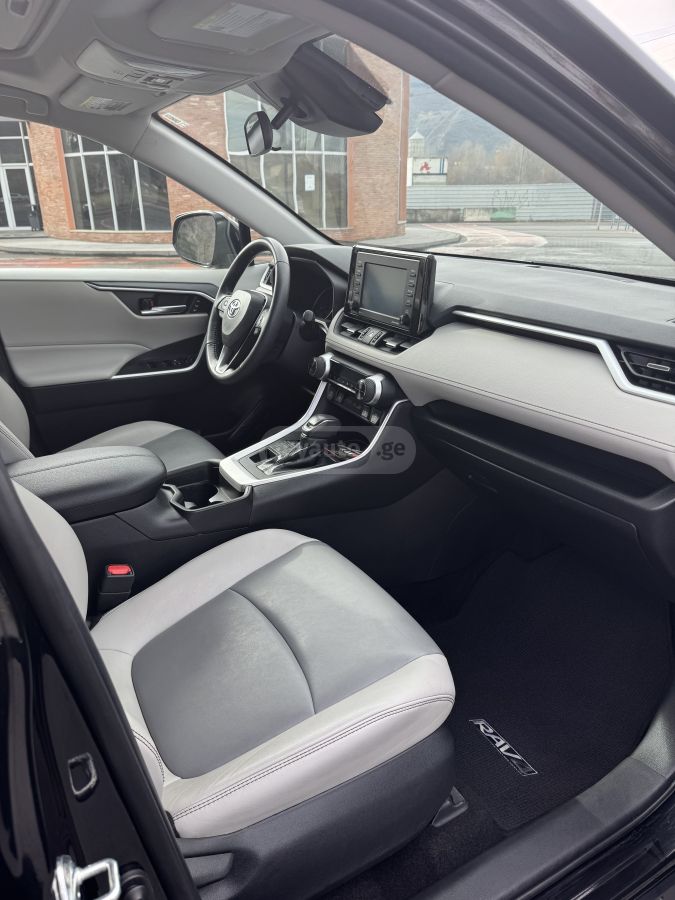 Toyota RAV 4 - фото 10