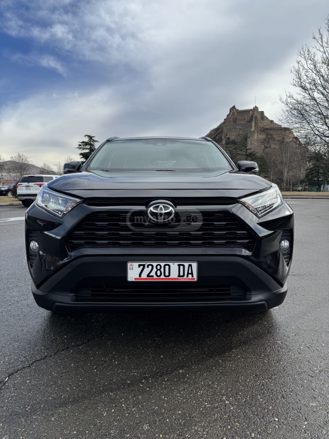 Toyota RAV 4 - фото 3