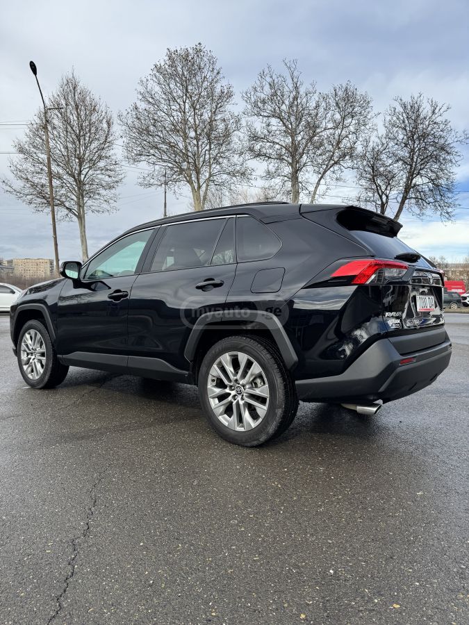 Toyota RAV 4 - фото 5