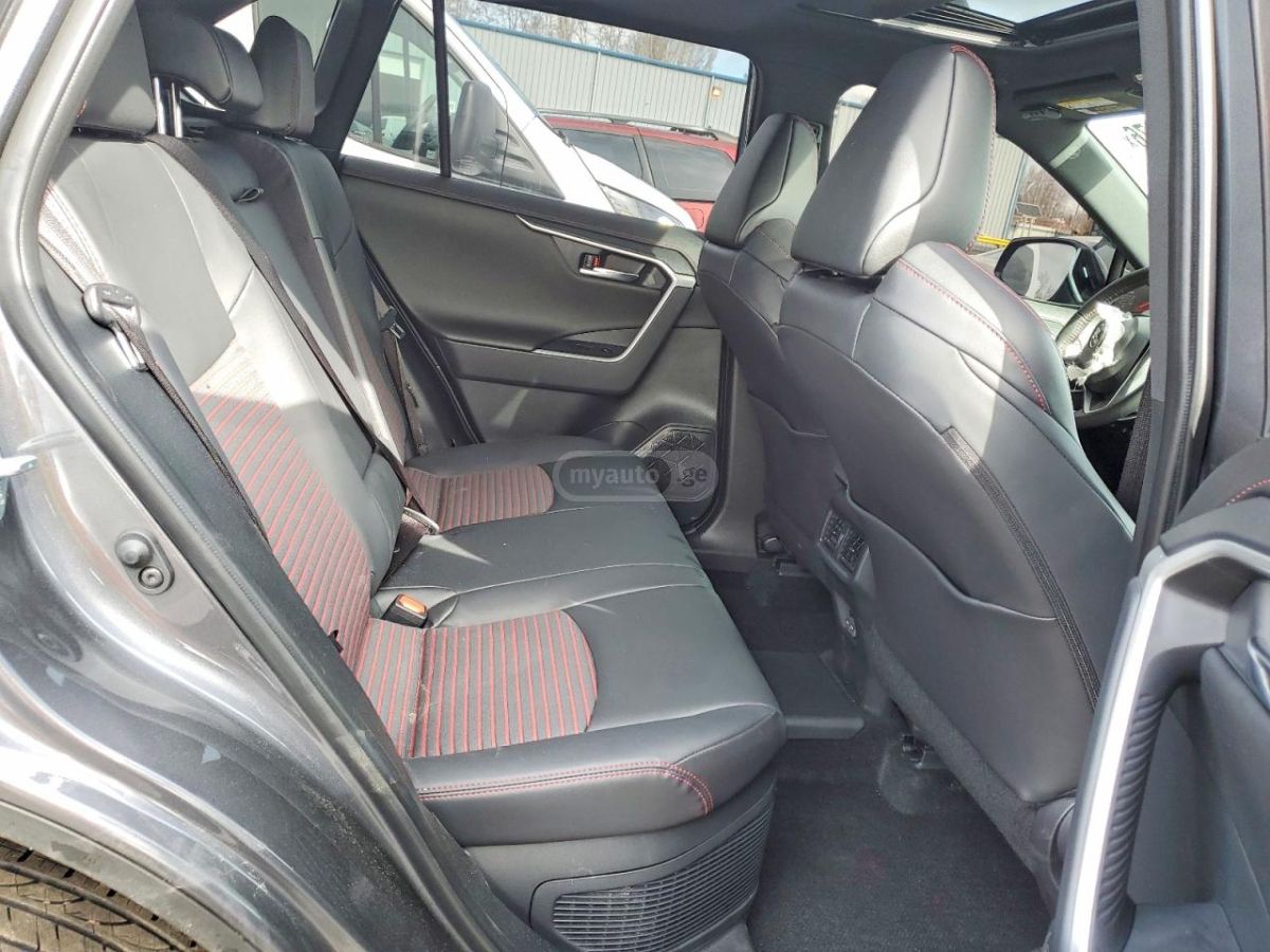 Toyota Rav 4 - фото 9