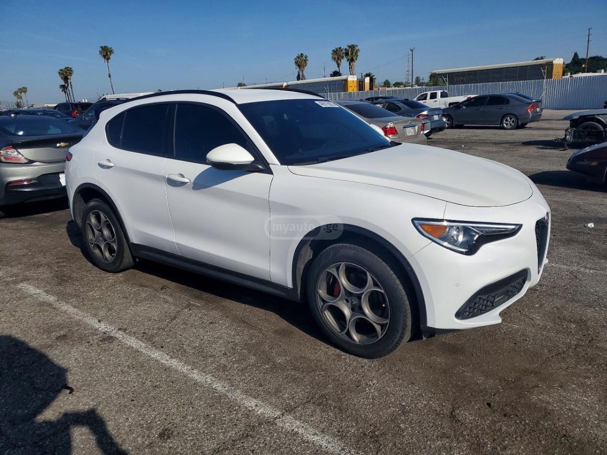 Alfa Romeo Stelvio - фото 4