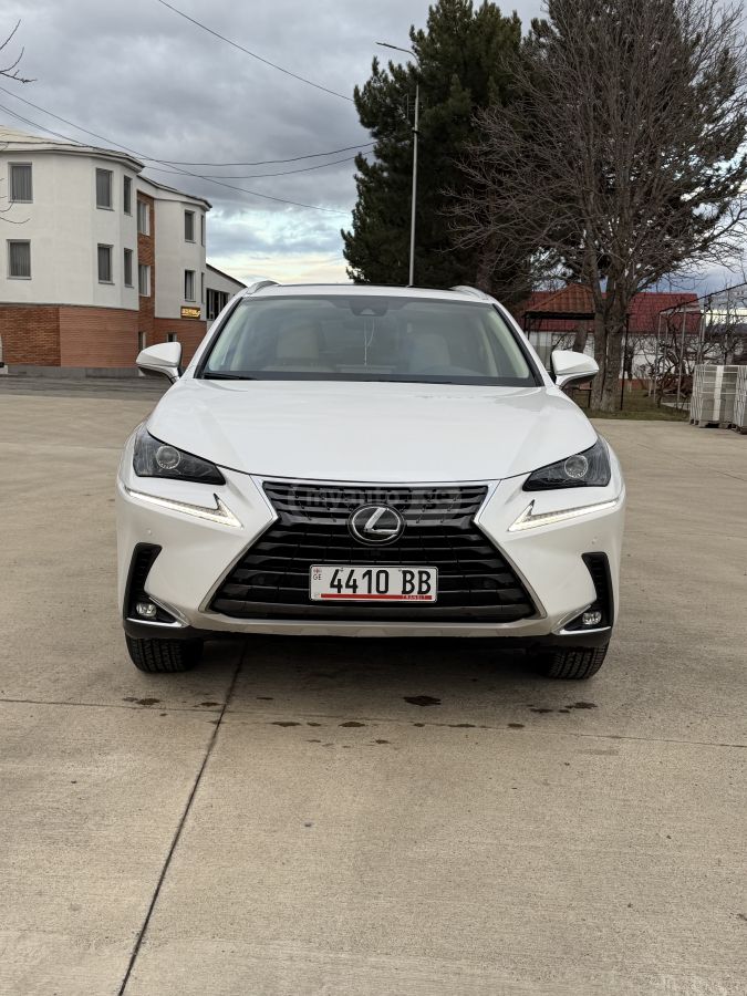 Lexus F SPORT Black Line 4dr All-Whe — миниатюра 2