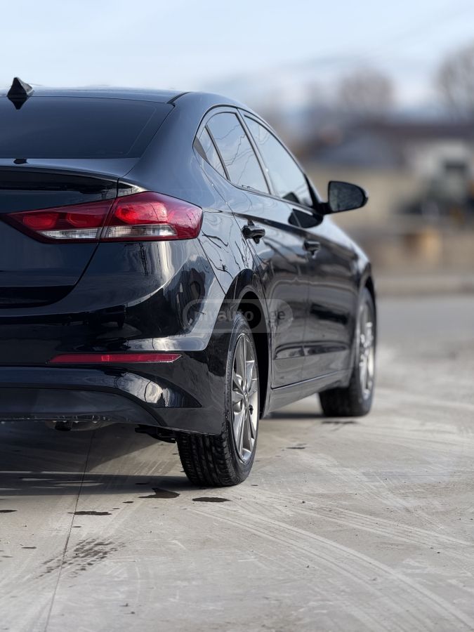 Hyundai Elantra - фото 8
