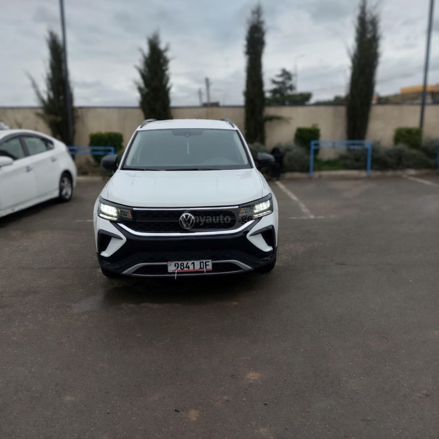 Volkswagen Taos - фото 1