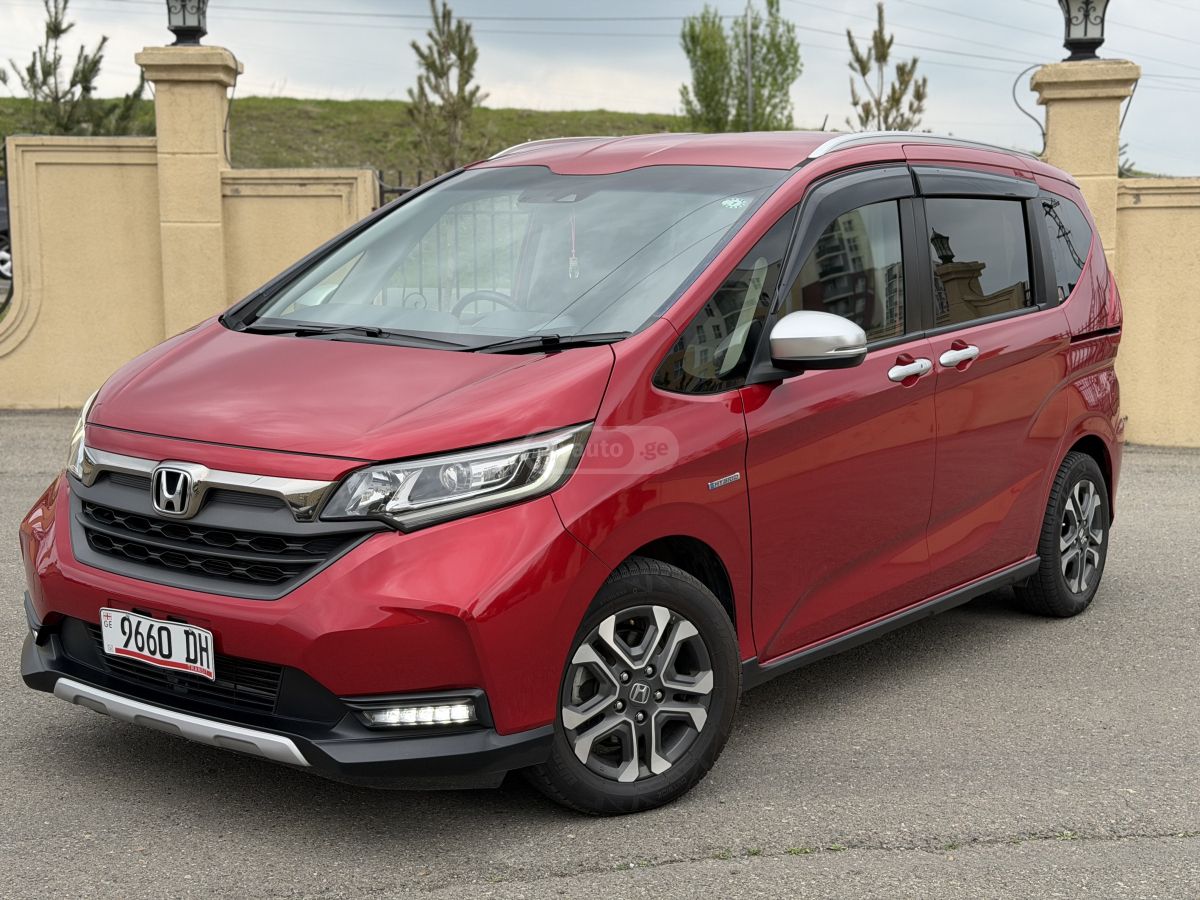 Honda Freed - фото 1