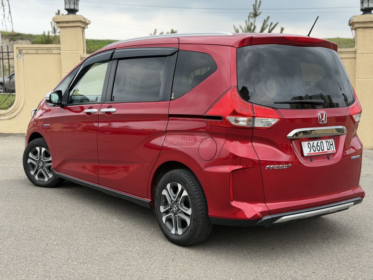 Honda Freed - фото 3