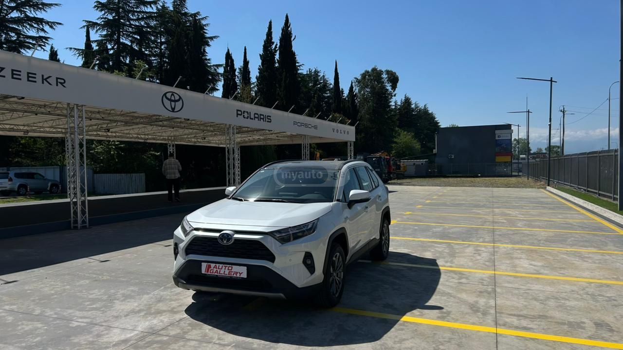 Toyota Rav 4 - фото 1