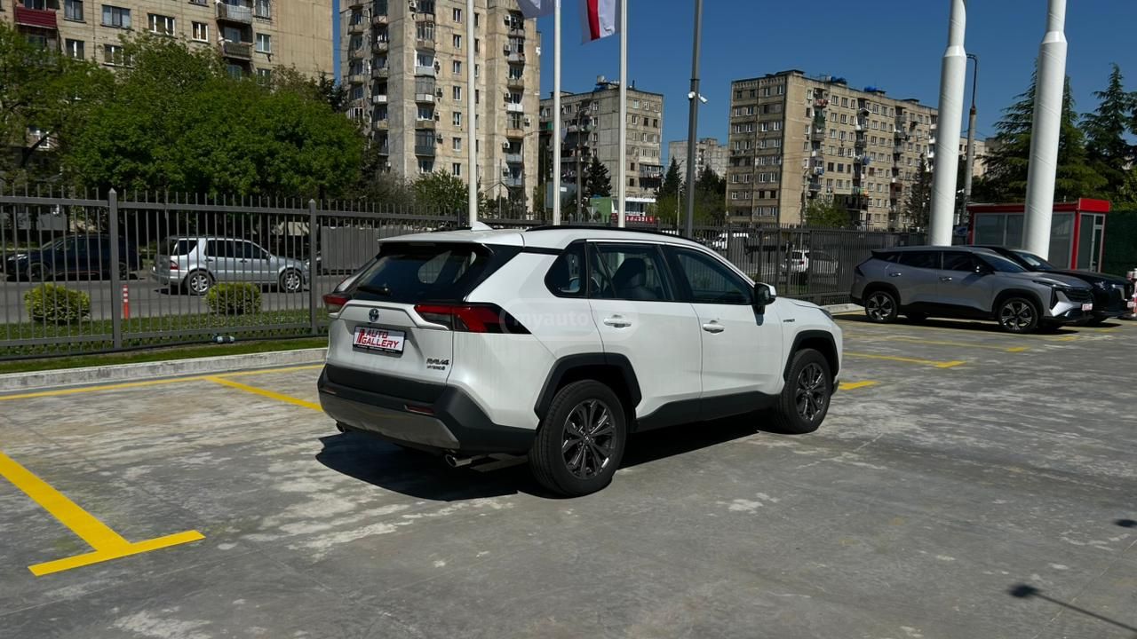 Toyota Rav 4 - фото 4