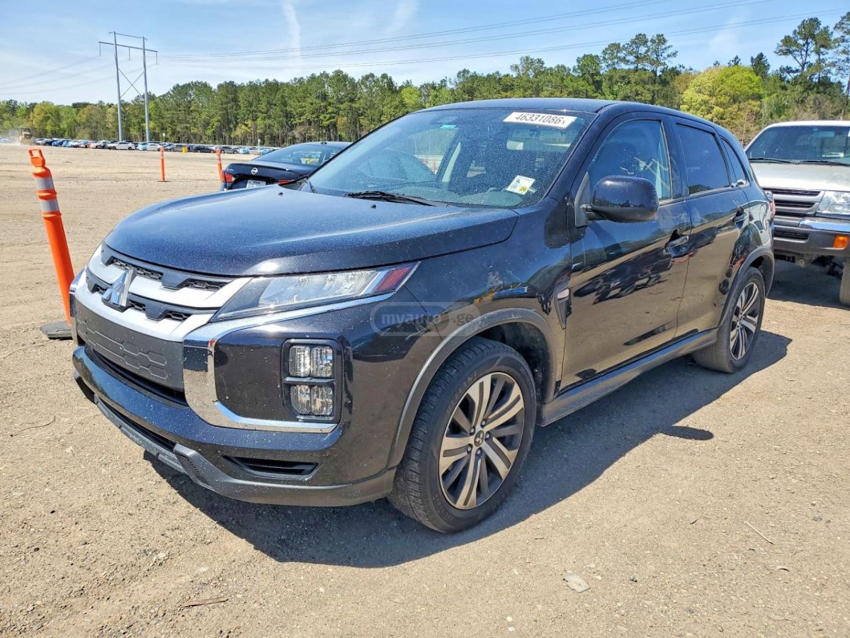 Mitsubishi Outlander - фото 1