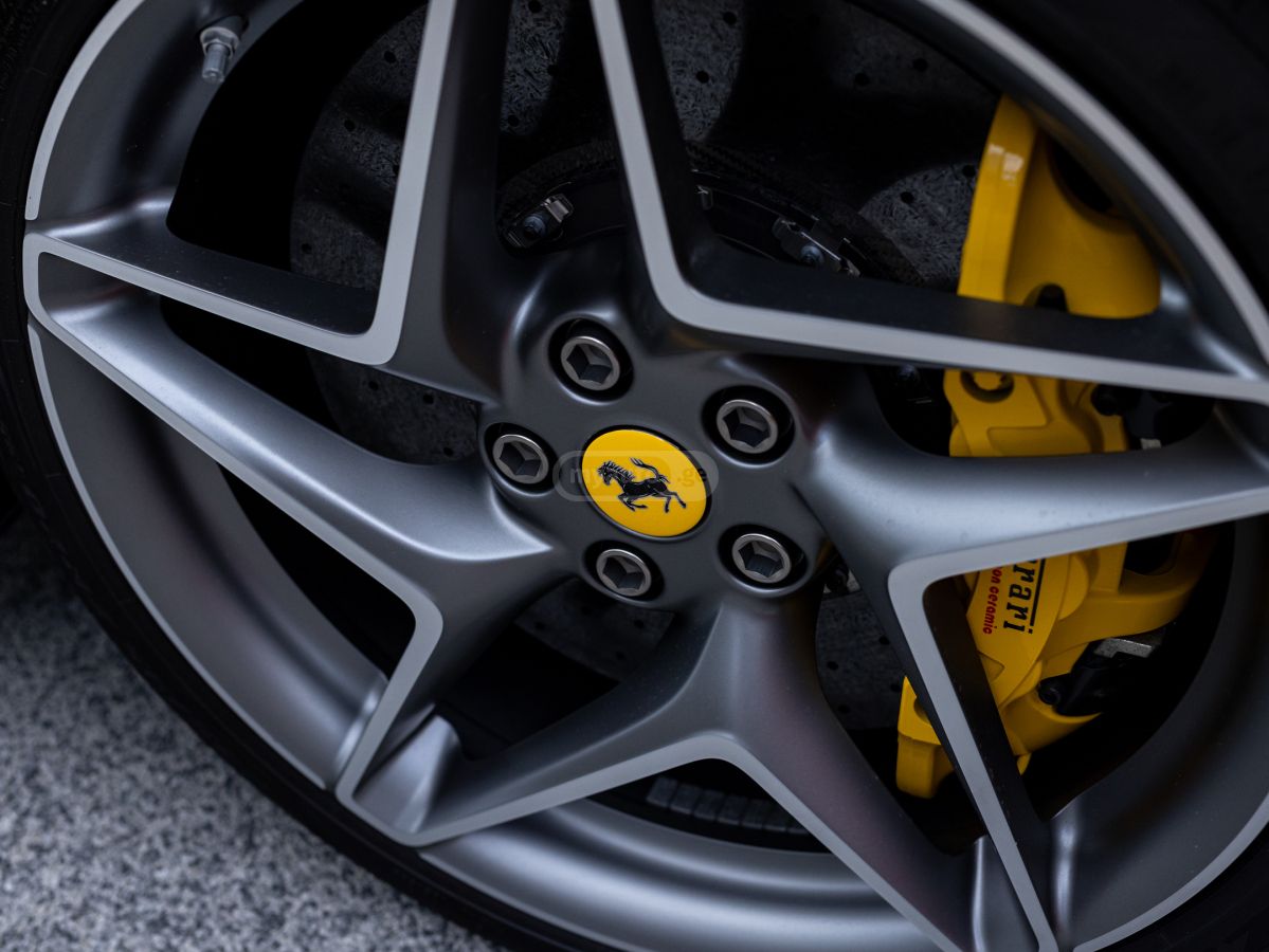 Ferrari F 8 Tributo - фото 12