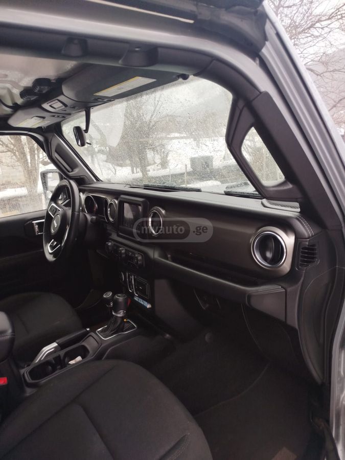 Jeep Wrangler - фото 7