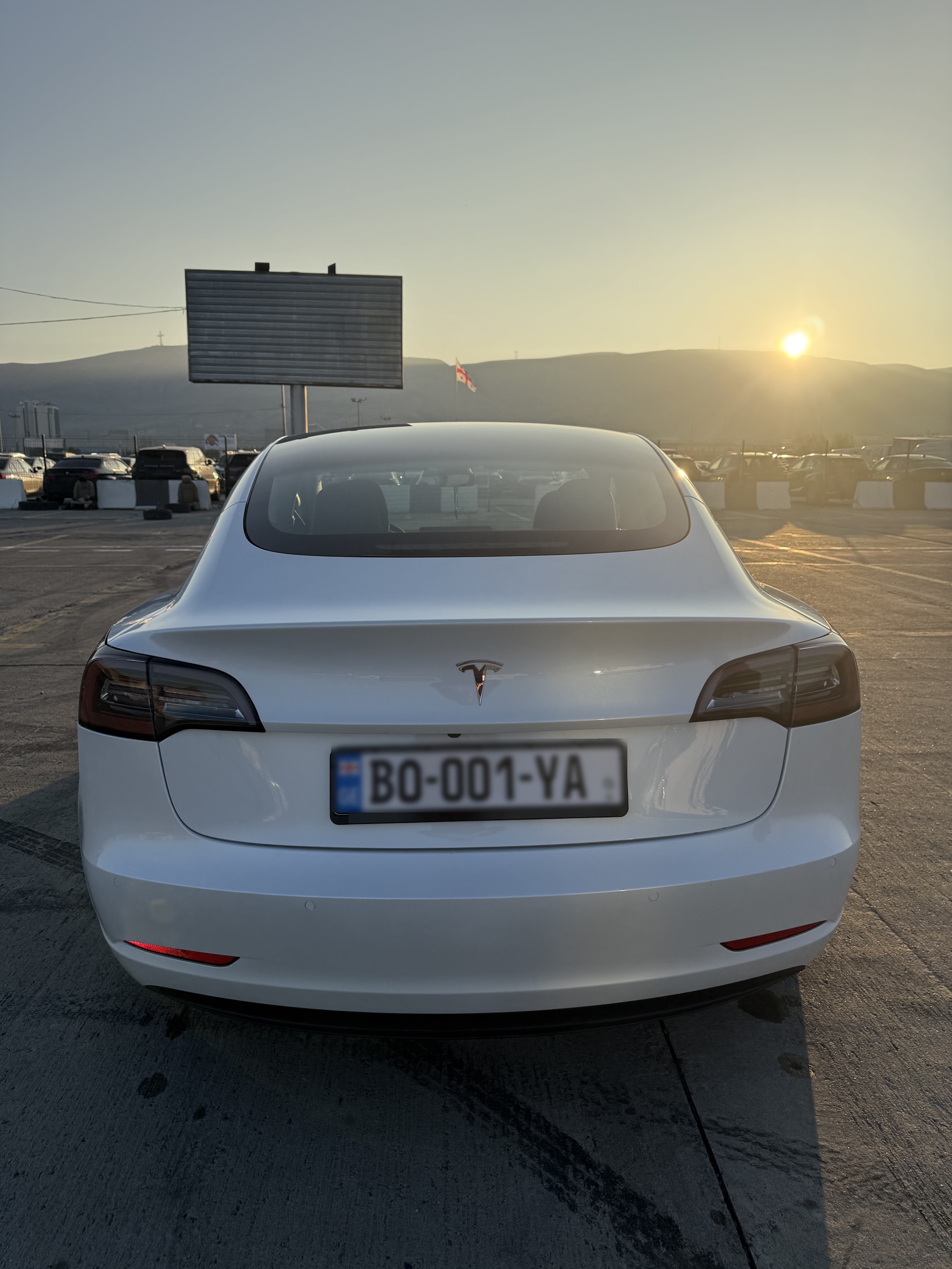 Tesla Model 3 - фото 5
