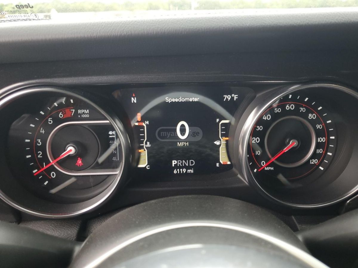 Jeep Wrangler - фото 9