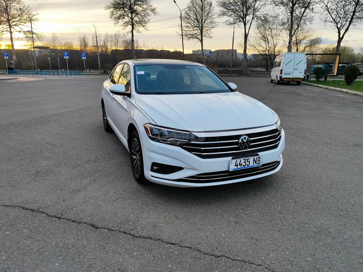 Volkswagen Jetta - фото 1