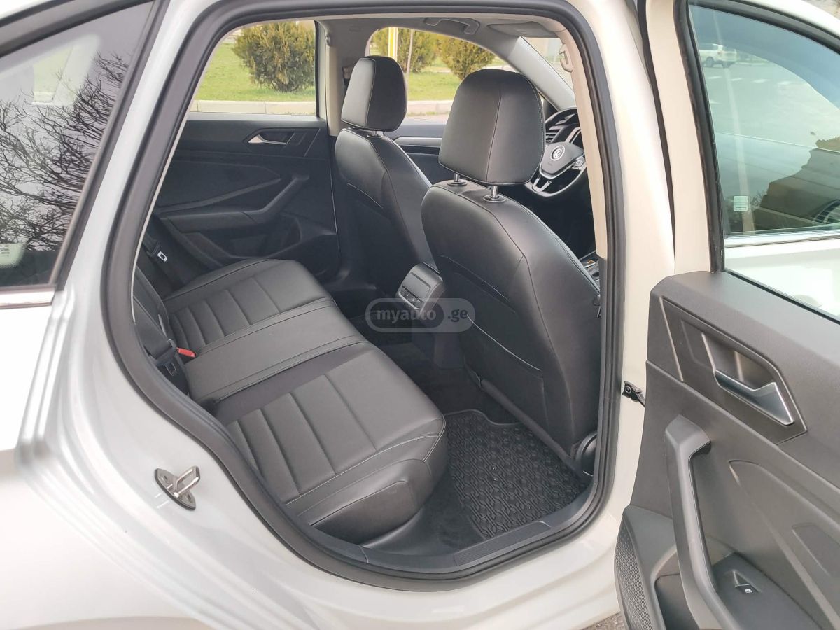 Volkswagen Jetta - фото 10