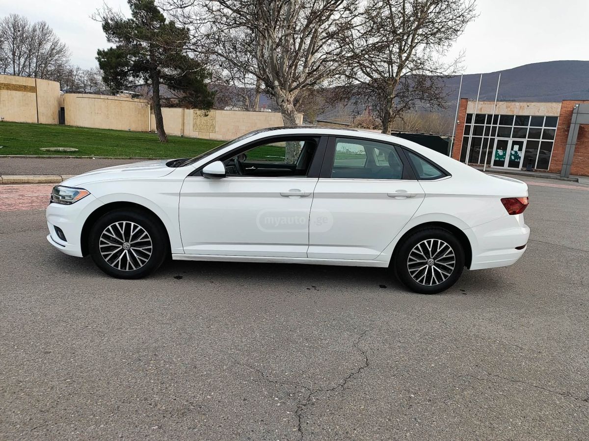 Volkswagen Jetta - фото 3