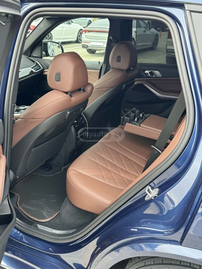 BMW X5 - фото 8