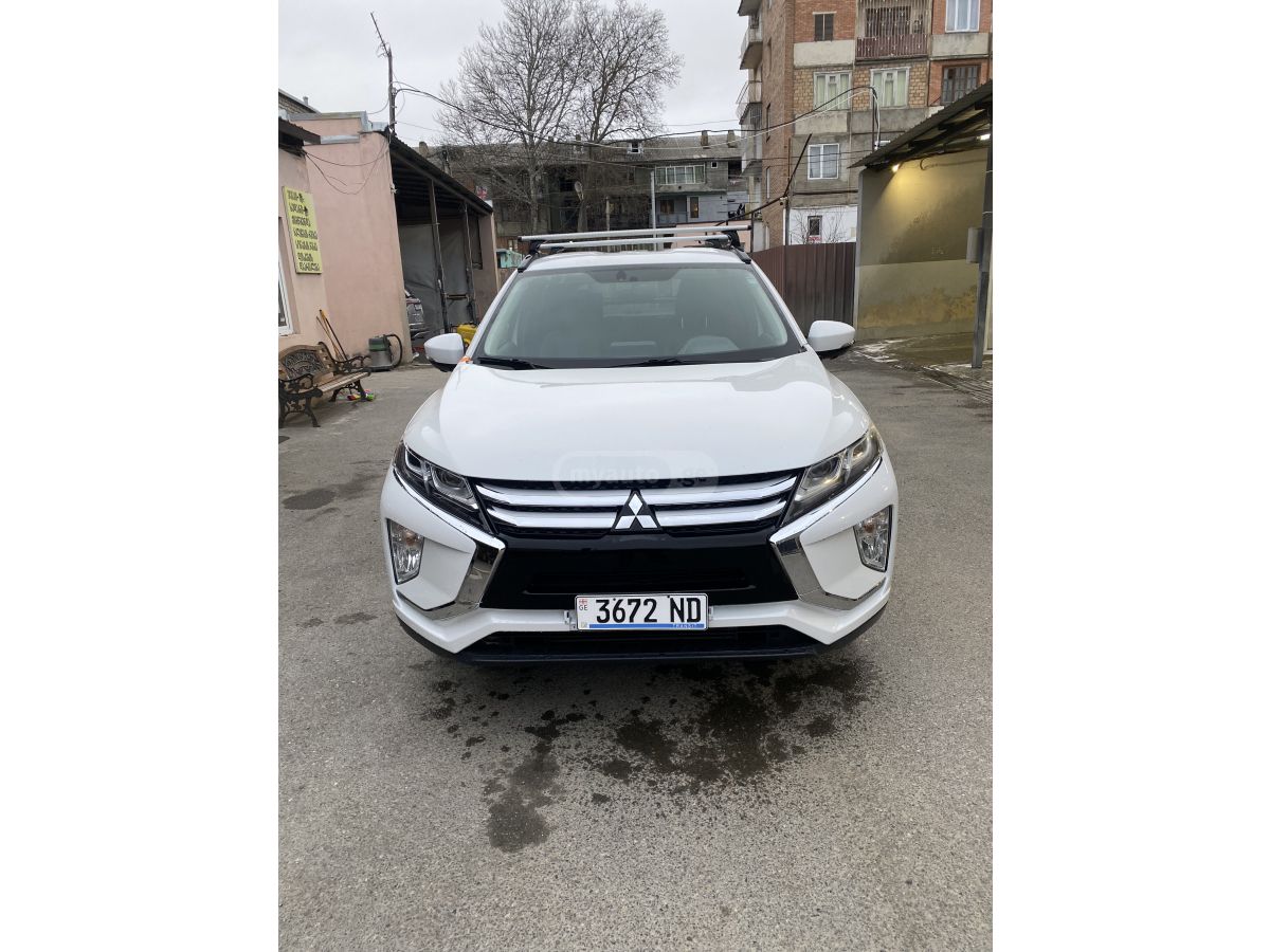 Mitsubishi Eclipse Cross - фото 1