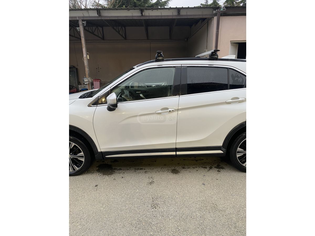 Mitsubishi Eclipse Cross - фото 6