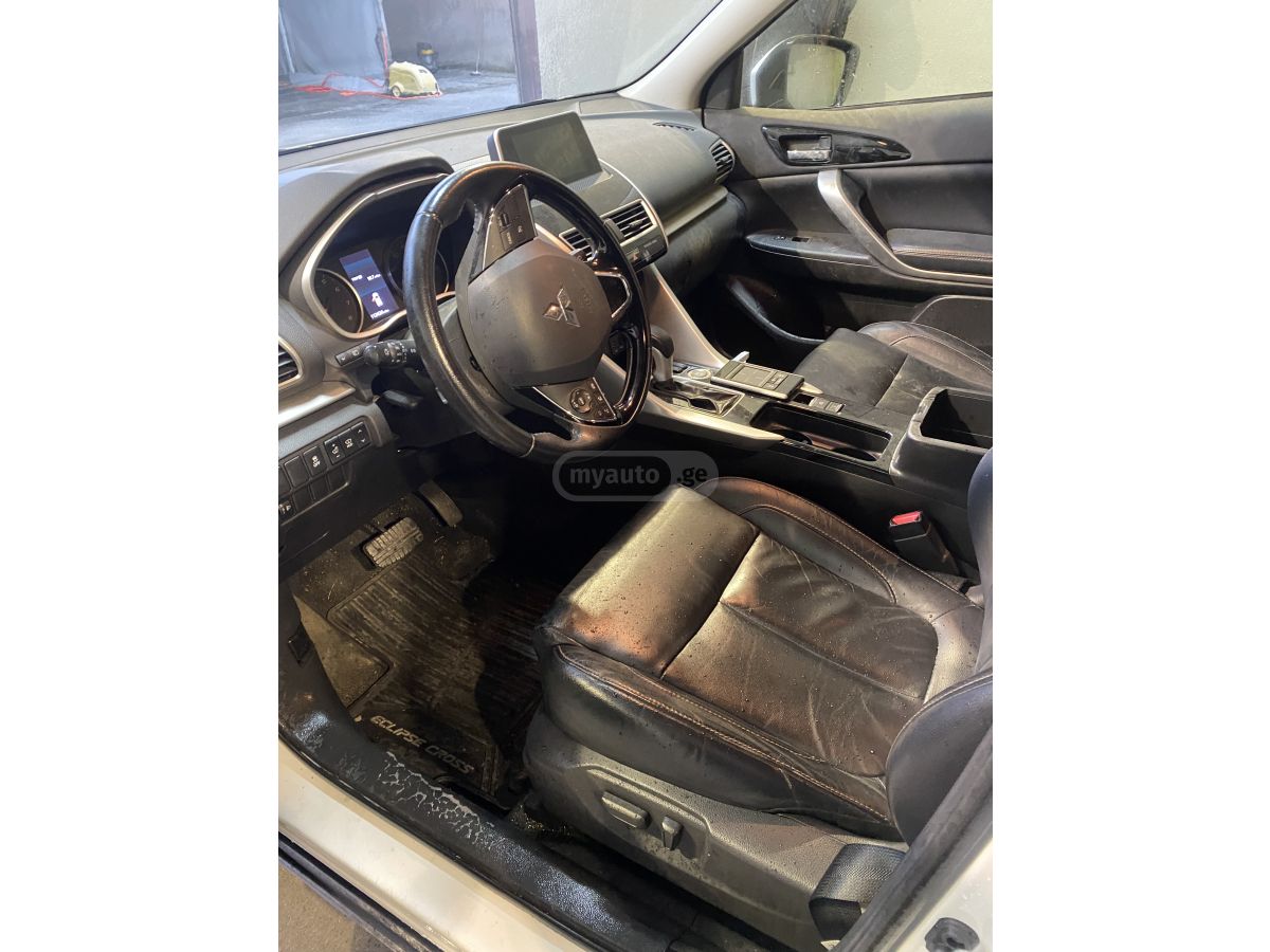 Mitsubishi Eclipse Cross - фото 7