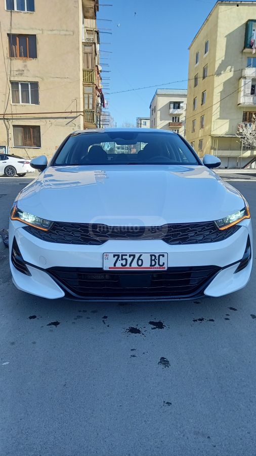 Kia K5 - фото 1