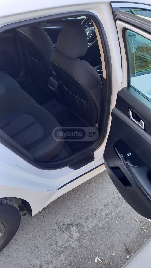 Kia K5 - фото 10