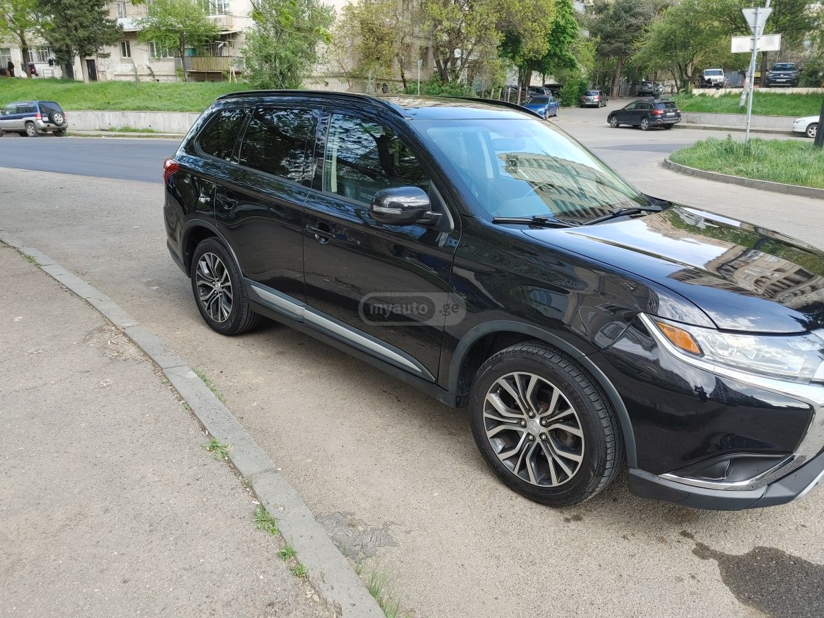 Mitsubishi Outlander - фото 8
