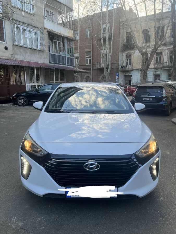 Hyundai Ioniq - фото 1