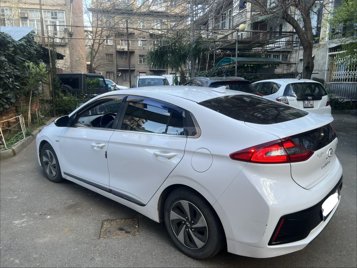 Hyundai Ioniq - фото 4