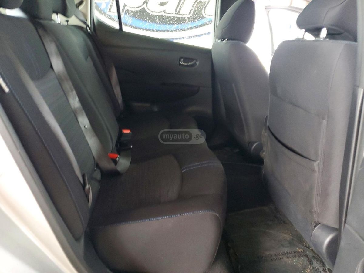 Nissan Leaf - фото 10