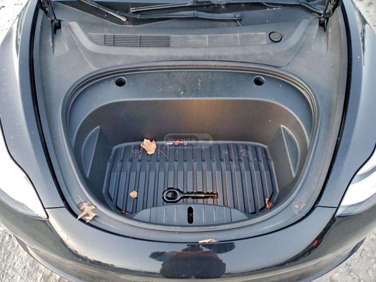 Tesla Model 3 - фото 10