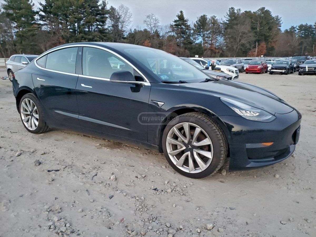 Tesla Model 3 - фото 2