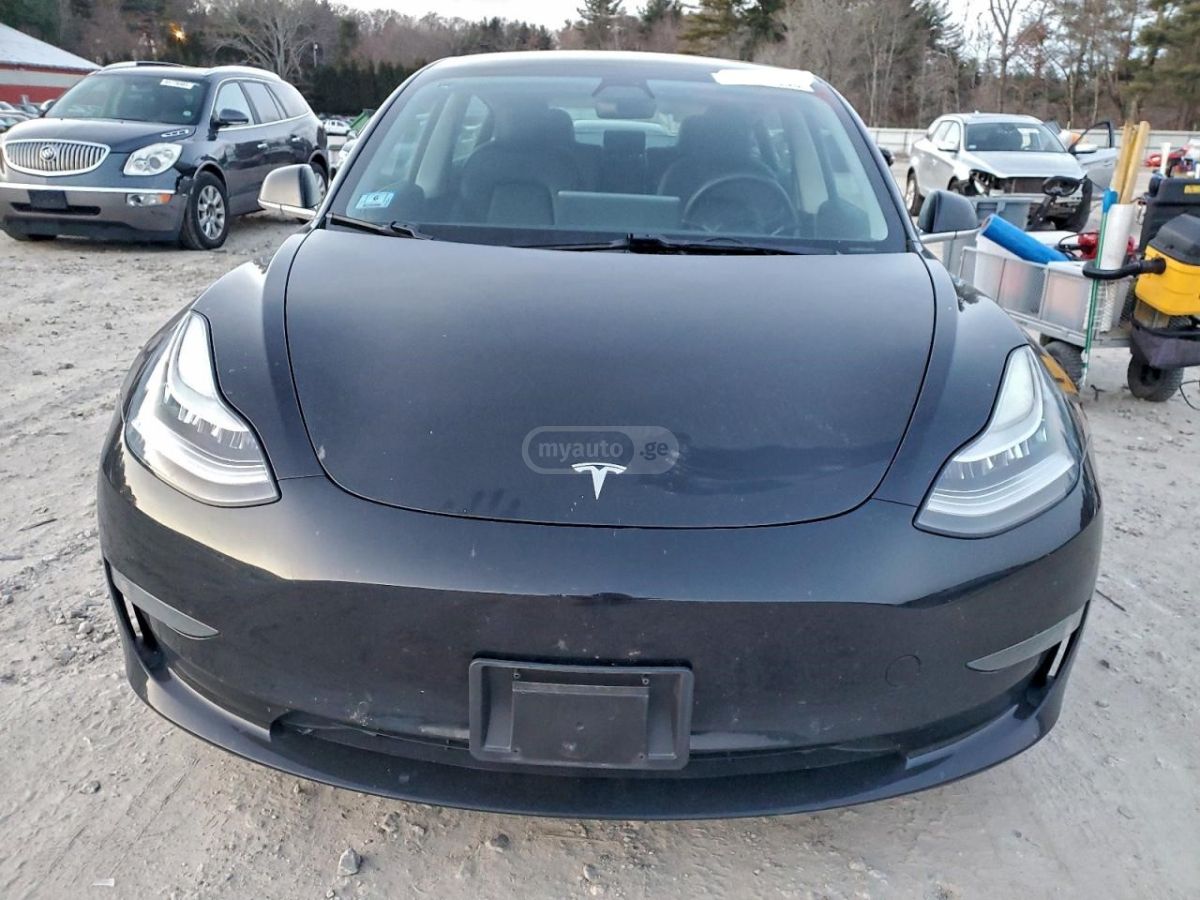 Tesla Model 3 - фото 5