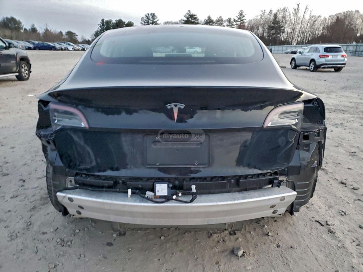 Tesla Model 3 - фото 6