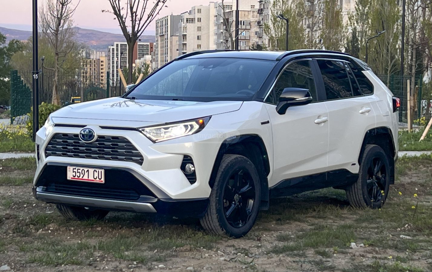 Toyota RAV 4 - фото 3