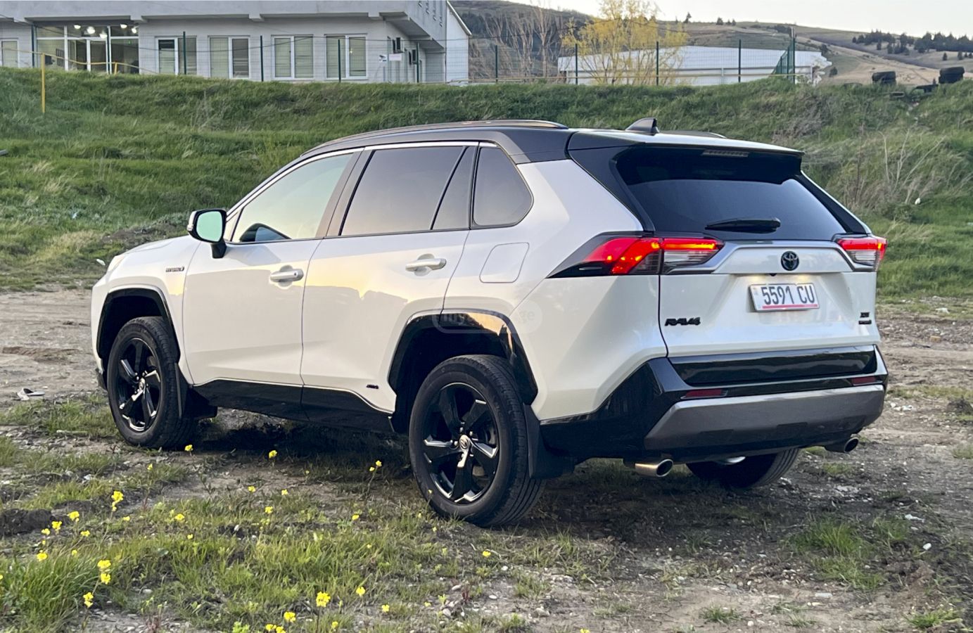 Toyota RAV 4 - фото 4