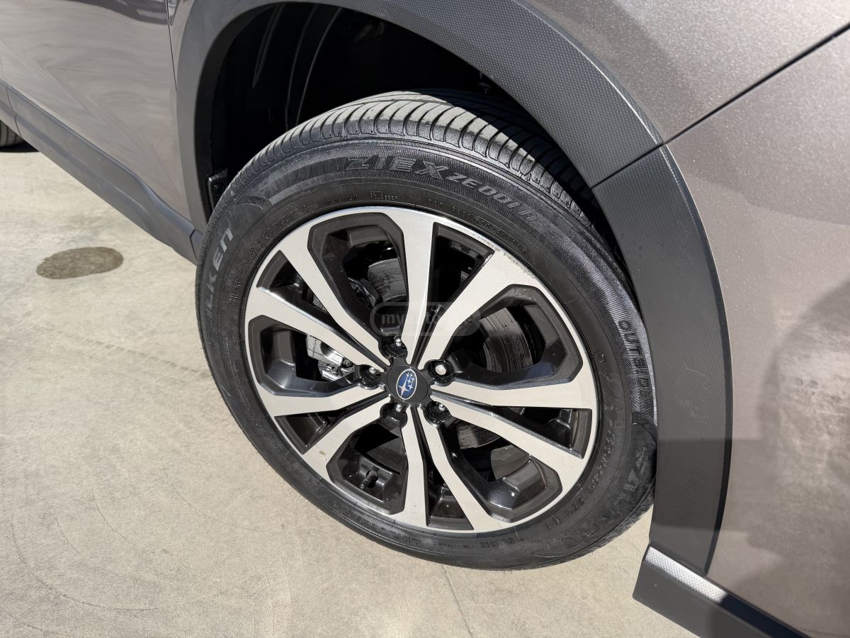 Subaru Premium 4dr All-Wheel Drive CV — миниатюра 8