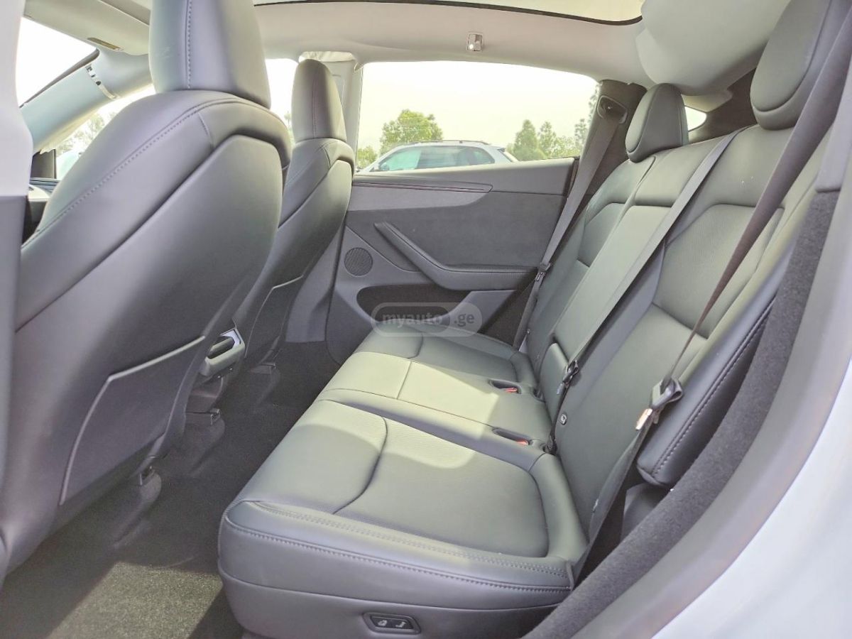 Tesla Model S 2026 — миниатюра 10