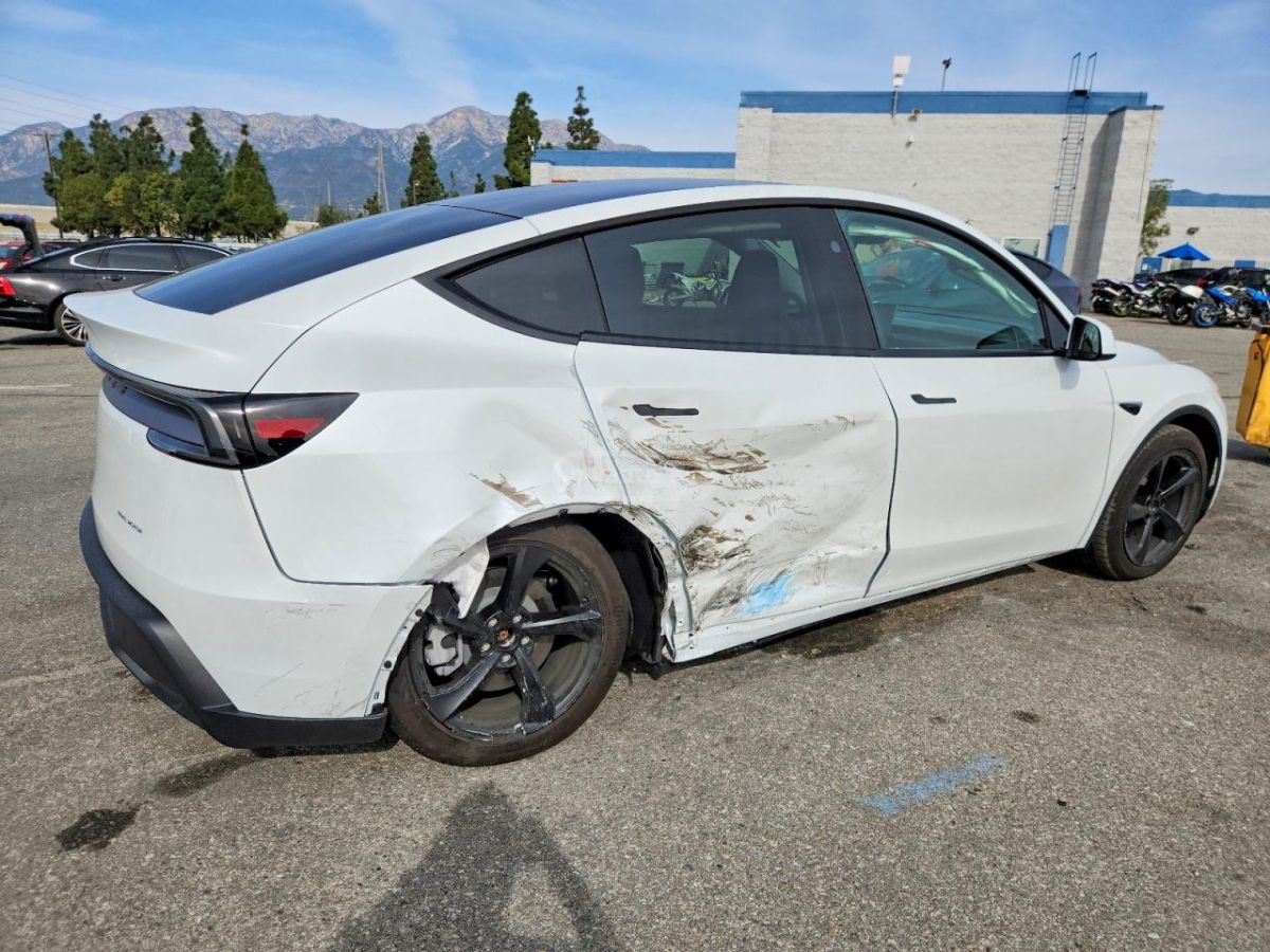 Tesla Model S 2026 — миниатюра 3