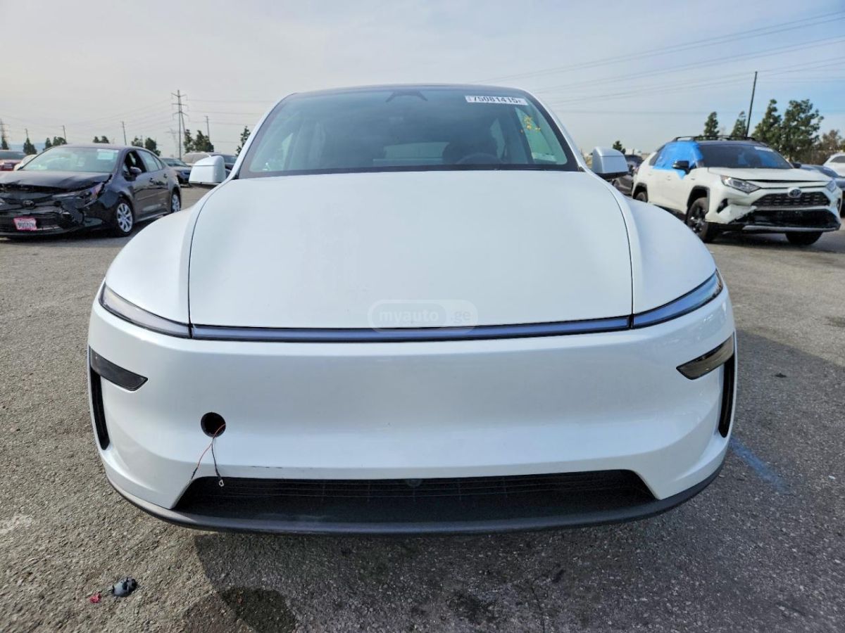 Tesla Model S 2026 — миниатюра 5