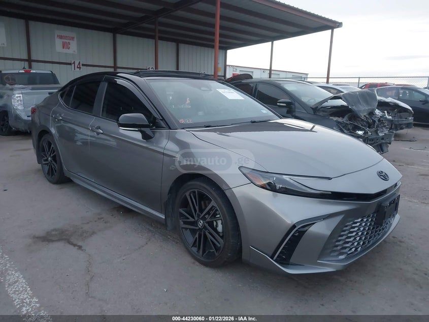 Toyota Camry 2025 — миниатюра 1